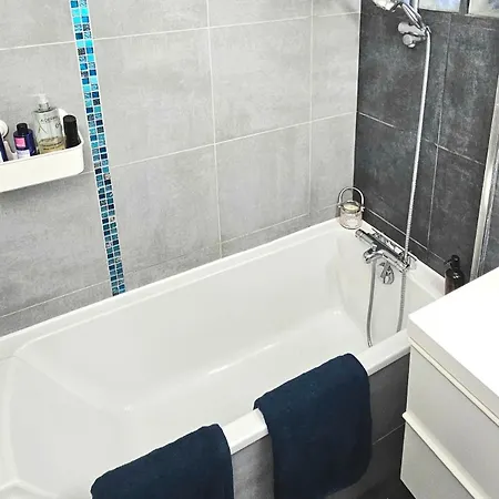 Center Cathedral View * Reims