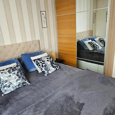 Center Cathedral View * Reims