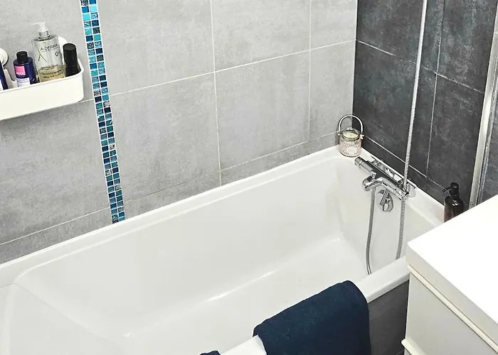 Center Cathedral View * Reims